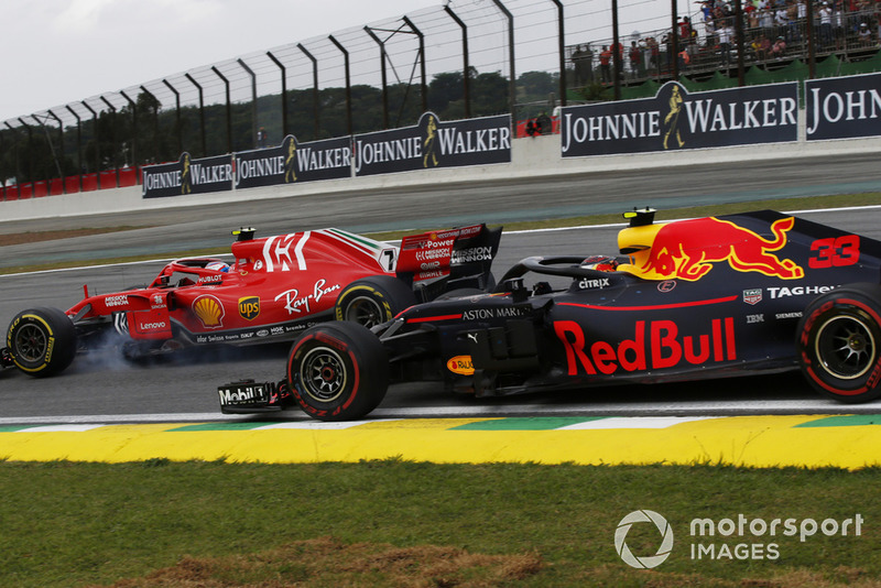 Kimi Raikkonen, Ferrari SF71H y Max Verstappen, Red Bull Racing RB14
