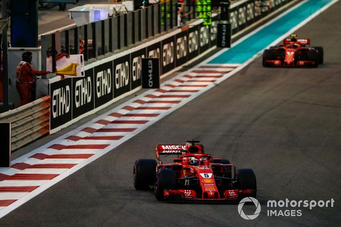 Sebastian Vettel, Ferrari SF71H,  Kimi Raikkonen, Ferrari SF71H