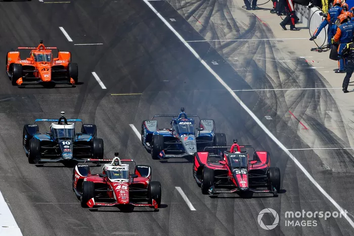 Spencer Pigot, Rahal Letterman Lanigan Racing w/ Citrone/Buhl Autosport Honda, Alex Palou,  Dale Coyne Racing Team Goh Honda dejan los boxes