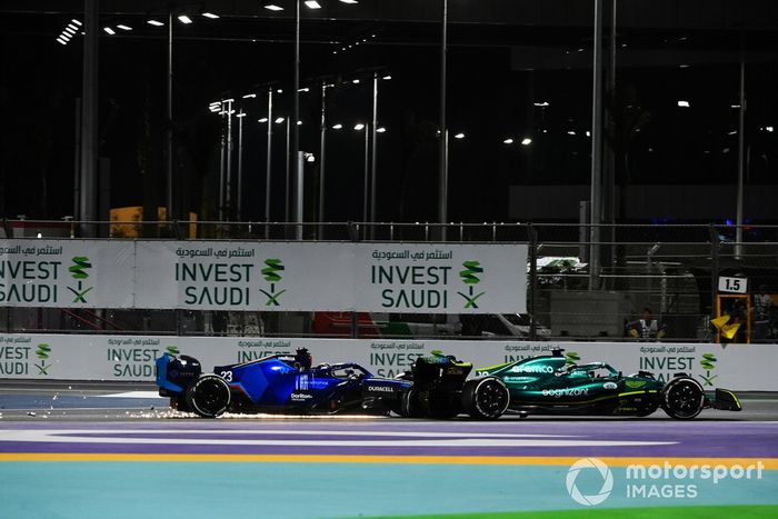 Alex Albon, Williams FW44, Lance Stroll, Aston Martin AMR22, chocan