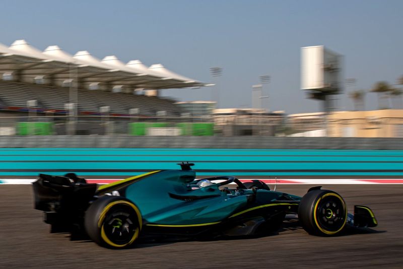 Fernando Alonso, Aston Martin AMR22