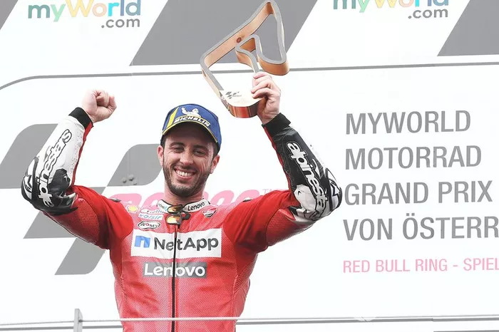 Podio: ganador de la carrera Andrea Dovizioso, Ducati Team