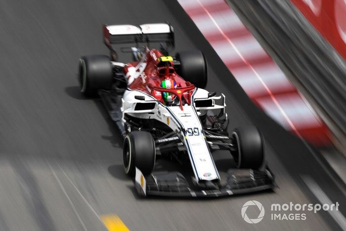 18: Antonio Giovinazzi, Alfa Romeo Racing C38, 1'12.185 (incluidas 3 posiciones de sanción)