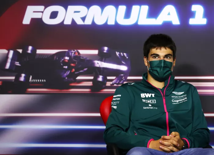 Lance Stroll, Aston Martin durante la conferencia de prensa