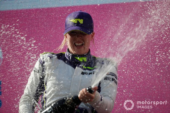 Podio: la ganadora Alice Powell