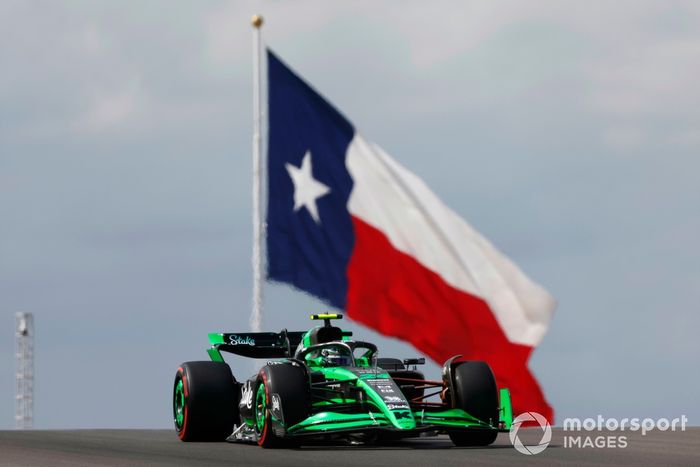 Zhou Guanyu, Stake F1 Team KICK Sauber C44