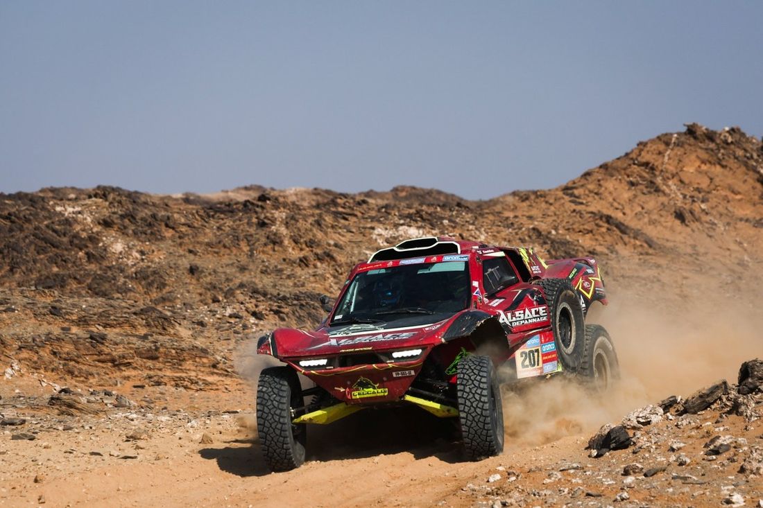 #207 JLC Racing MD: Jean-Luc Ceccaldi, Delphine Delfino