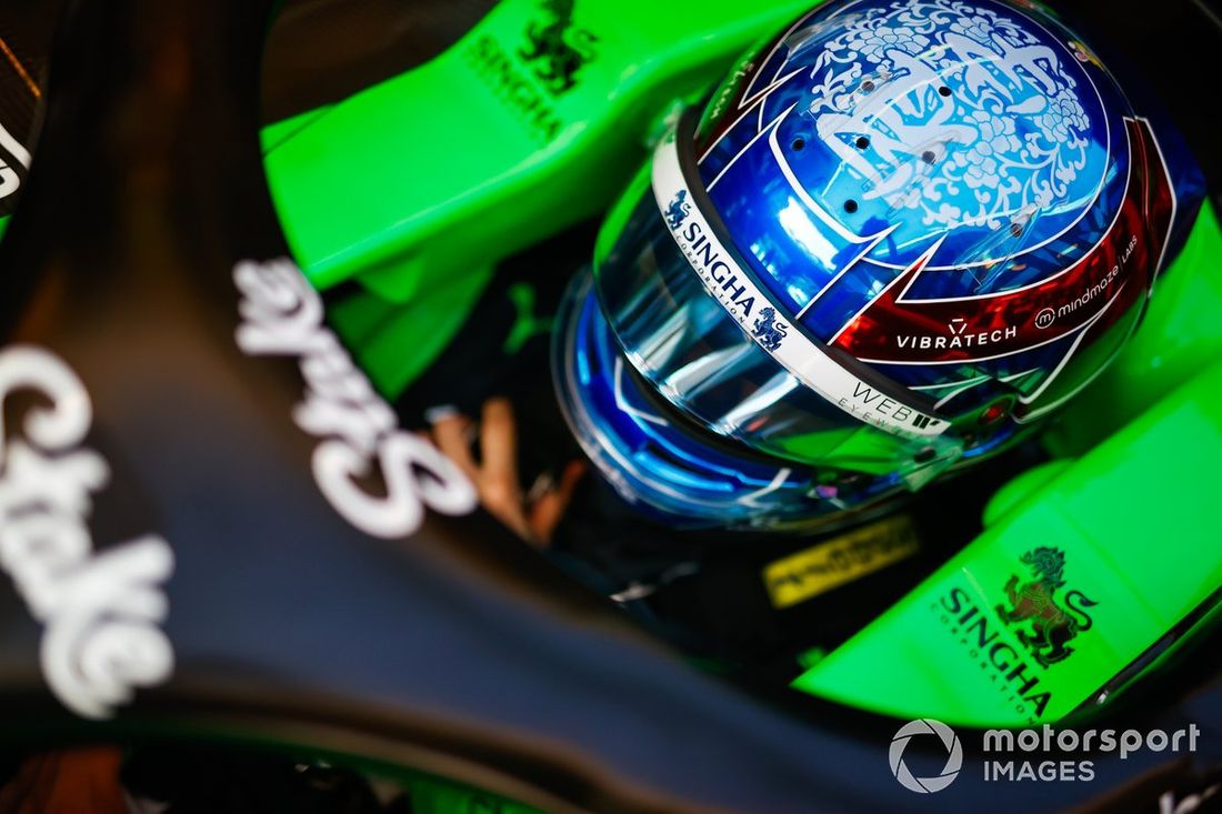 Zhou Guanyu, Stake F1 Team Kick Sauber