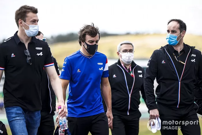 Daniil Kvyat, reserva de Alpine F1  y Fernando Alonso, Alpine F1