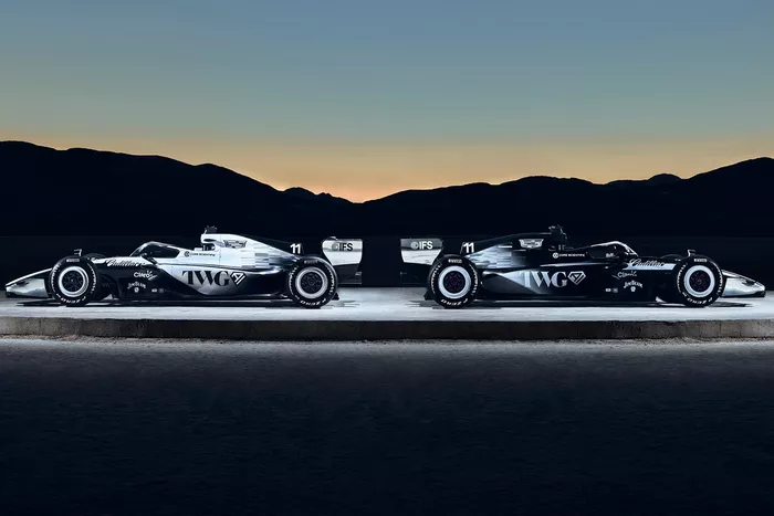 زي كاديلاك F1