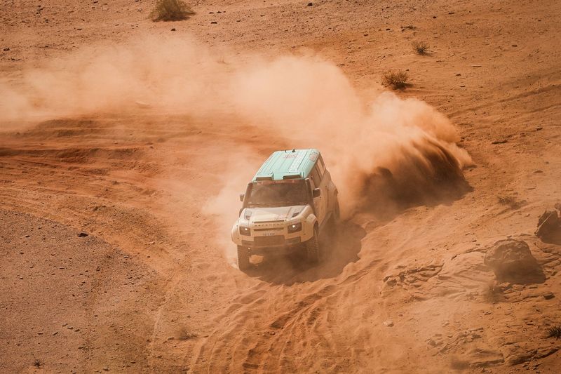 #500 Defender Rally, Defender D7X-R: Stéphane Peterhansel, Michael Metge 