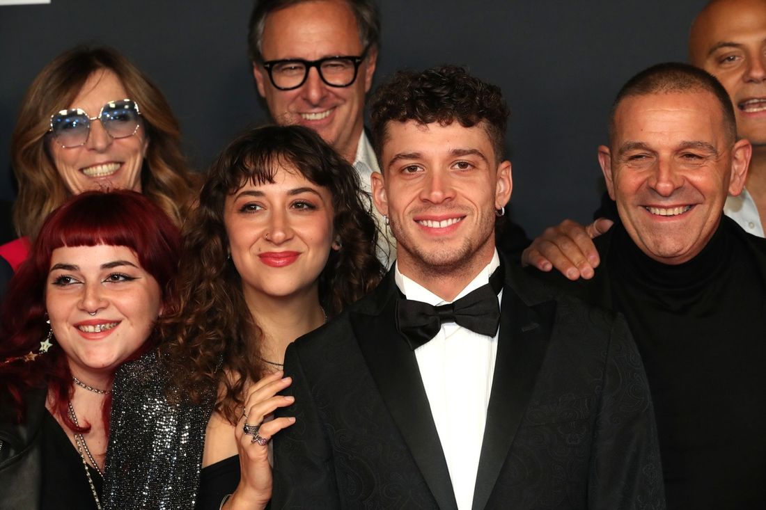 Marco Bezzecchi, motocykl Aprilia Racing i Chiara Marchetti