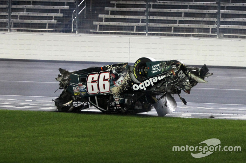 Unfall von Timothy Peters, MDM Motorsports Chevrolet