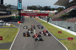 Start: Lewis Hamilton, Mercedes AMG F1 W08 leidt