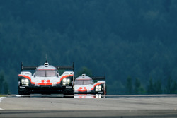 №2 Porsche Team, Porsche 919 Hybrid: Брендон Хартли, Эрл Бамбер, Тимо Бернхард; №1 Porsche Team, Por