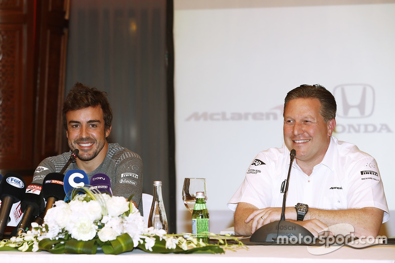 Fernando Alonso, McLaren; Zak Brown, McLaren-Chef