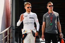 Jenson Button, McLaren, his trainer Mike Collier