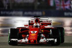 Sebastian Vettel, Ferrari SF70H, nel giro di formazione