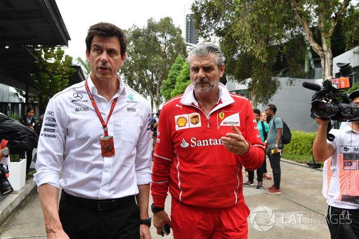 Toto Wolff, Mercedes AMG F1 Director of Motorsport amd Maurizio Arrivabene, Ferrari Team Principal