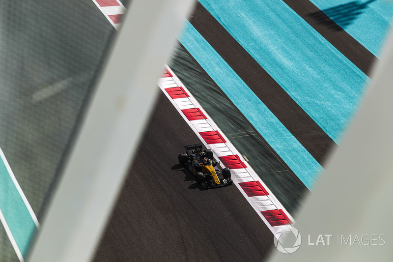 Carlos Sainz Jr., Renault Sport F1 Team RS17