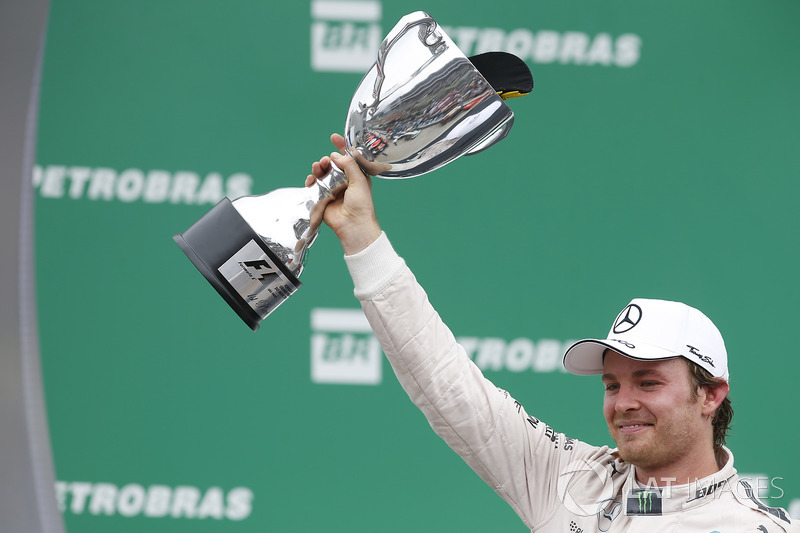 Podio: il vincitore della gara Nico Rosberg, Mercedes