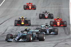 Valtteri Bottas, Mercedes AMG F1 W09, Lewis Hamilton, Mercedes AMG F1 W09, Max Verstappen, Red Bull Racing RB14, Kimi Raikkonen, Ferrari SF71H, Romain Grosjean, Haas F1 Team VF-18, Sebastian Vettel, Ferrari SF71H
