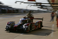 #8 Audi Sport Team Joest Audi R18 e-tron quattro: Lucas di Grassi, Loic Duval, Oliver Jarvis