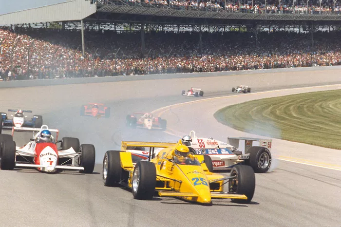 #8 - 1987: Al Unser siegt im Auto aus dem Museum