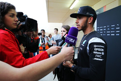 Lewis Hamilton, Mercedes AMG F1, im Gespräch mit der Presse