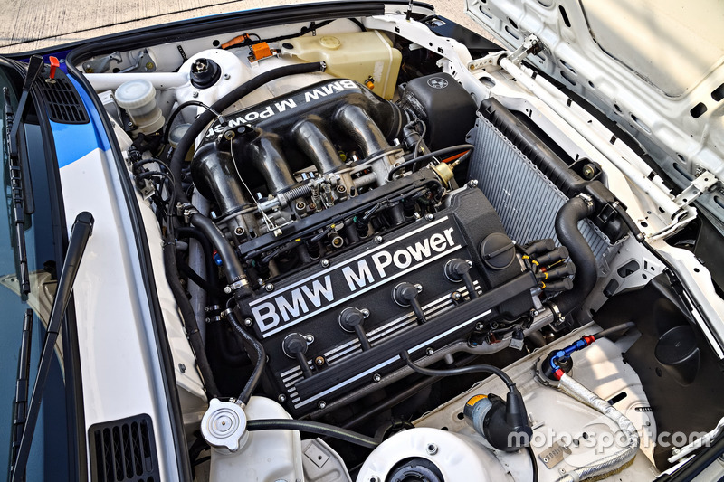 BMW M3 DTM E30 в деталях