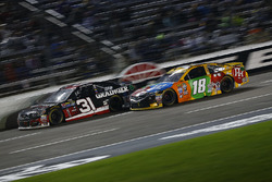 Ryan Newman, Richard Childress Racing, Chevrolet; Kyle Busch, Joe Gibbs Racing, Toyota