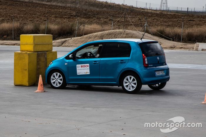 II Curso de Conducción y Nuevas Tecnologías BOSCH - Motor1.com España - Motorsport.com 