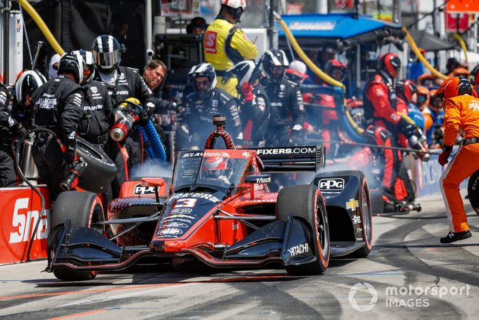 Scott McLaughlin, Team Penske Chevrolet, pit stop