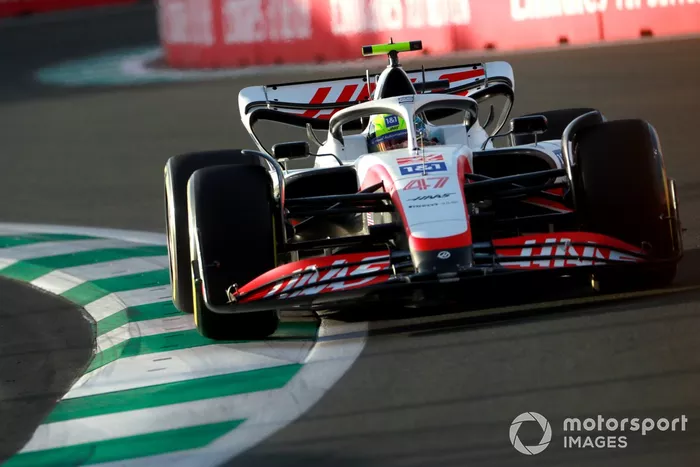 Mick Schumacher, Haas VF-22
