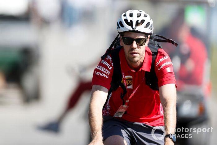 Sebastian Vettel, Ferrari en bicicleta