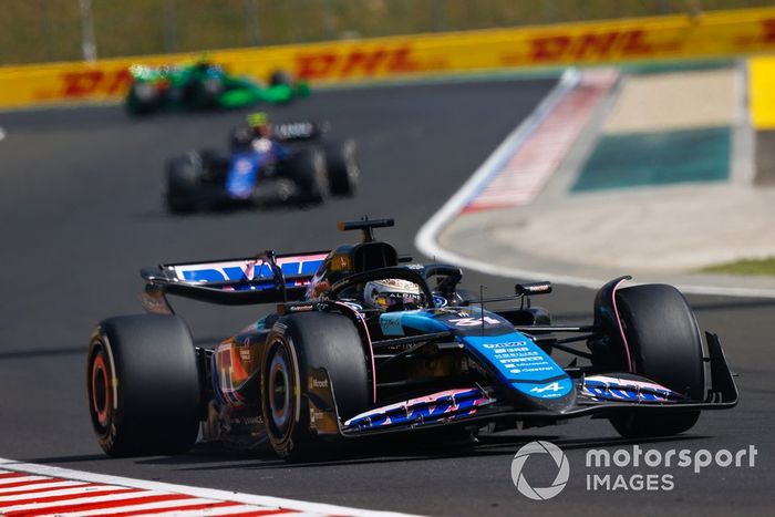 Esteban Ocon, Alpine A524, Logan Sargeant, Williams FW46