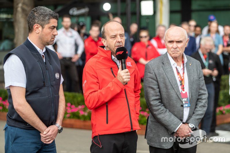 2020: la Fórmula 1 se acercaba al inicio de la temporada en el Gran Premio Australia. Luego surgió un caso de COVID-19 en el paddock y el fin de semana de carreras se canceló con poca antelación. Los aficionados en la pista hicieron cola hasta el final y 