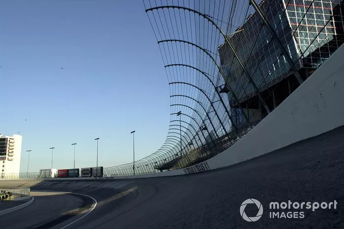 NASCAR fährt neben Rundkursen vor allem auf Ovalen mit unterschiedlicher Länge und Banking - hier die zehn schnellsten Strecken im Kalender für die Cup-Saison 2023:
