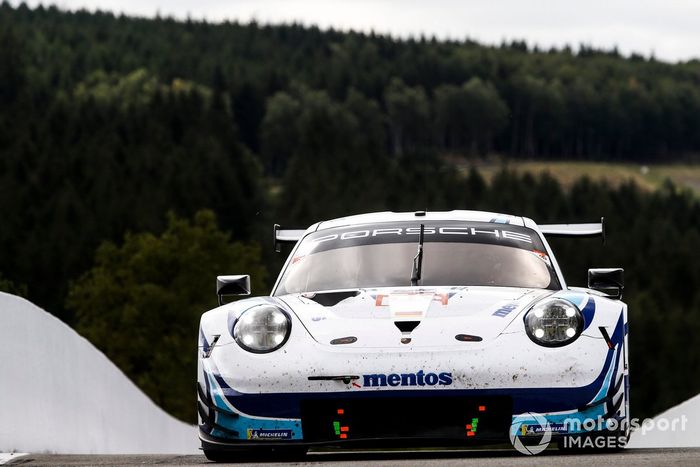 #56 Team Project 1 Porsche 911 RSR: Egidio Perfetti, Laurents Hörr, Matteo Cairoli 