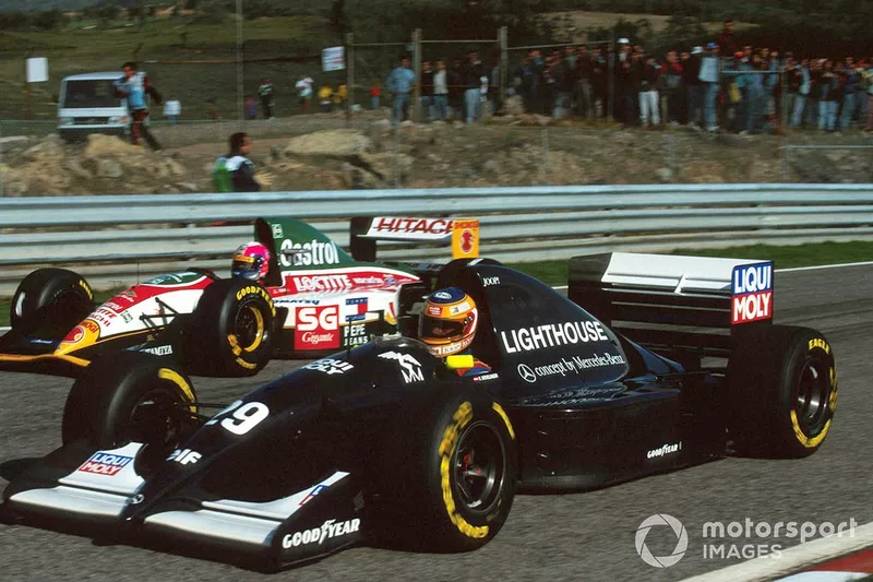 Karl Wendlinger, Sauber C12 overtakes Pedro Lamy, Lotus 107B