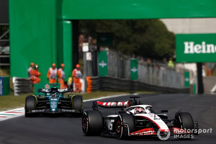 Kevin Magnussen, Haas VF-23, Lance Stroll, Aston Martin AMR23