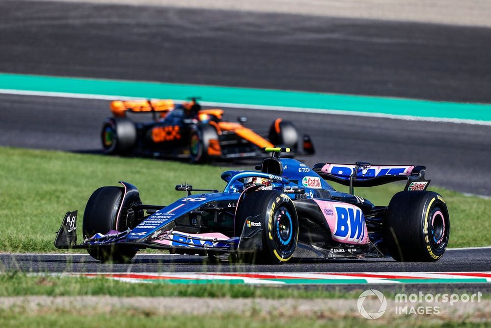 Pierre Gasly, Alpine A523, Oscar Piastri, McLaren MCL60