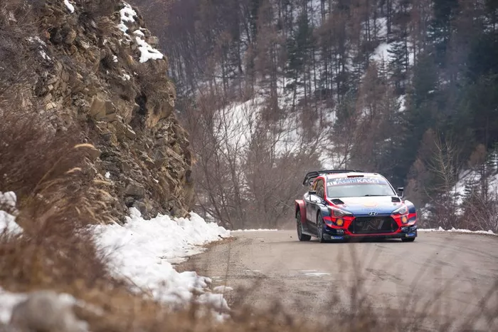 Thierry Neuville, Nicolas Gilsoul, Hyundai Motorsport Hyundai i20 Coupe WRC