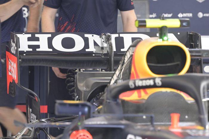Detalle del alerón trasero del Red Bull Racing RB16B