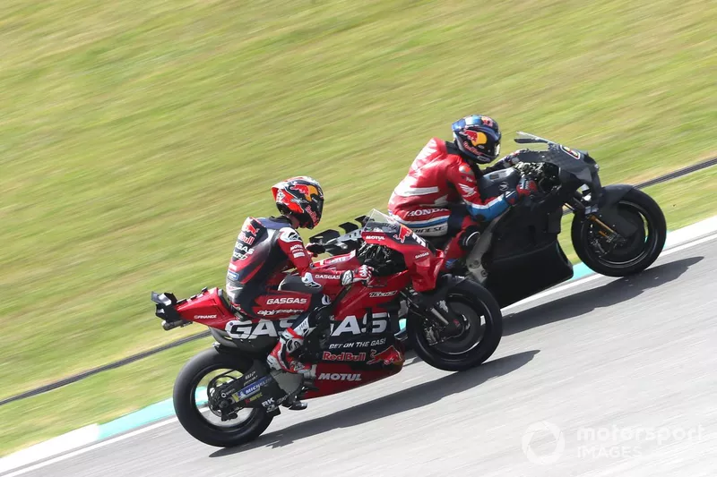ペドロ・アコスタ(GASGAS)、ステファン・ブラドル(ホンダ)