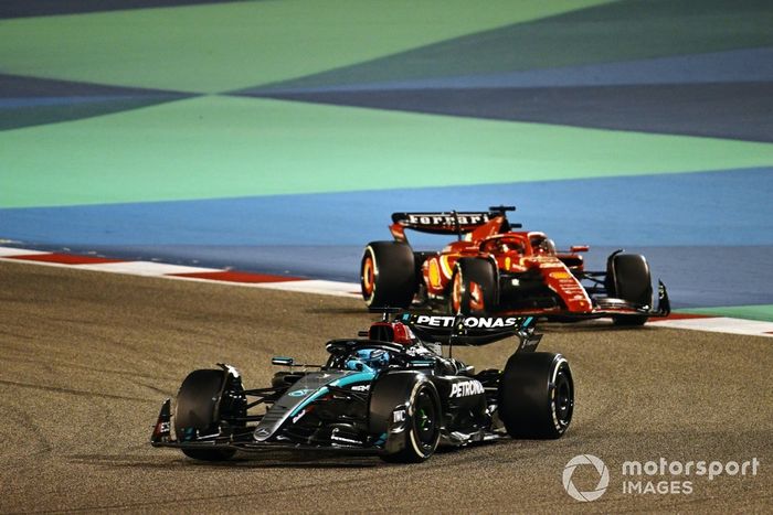 George Russell, Mercedes F1 W15 y Charles Leclerc, Ferrari SF-24 