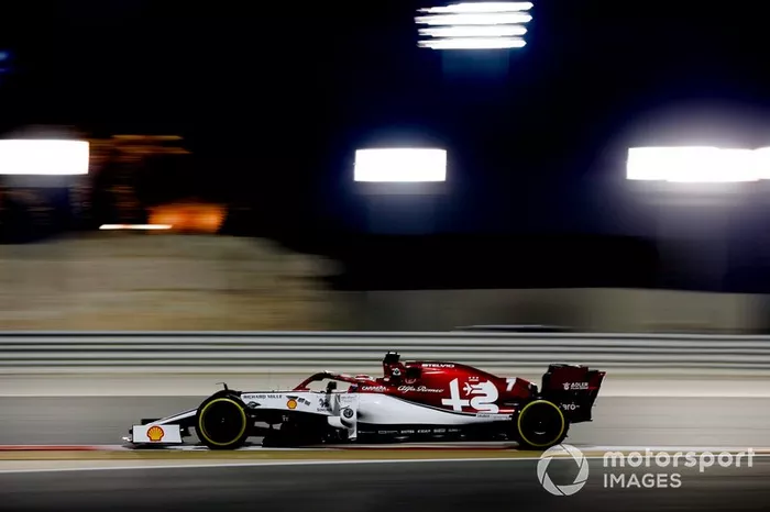 8: Kimi Raikkonen, Alfa Romeo Racing C38, 1:29.022