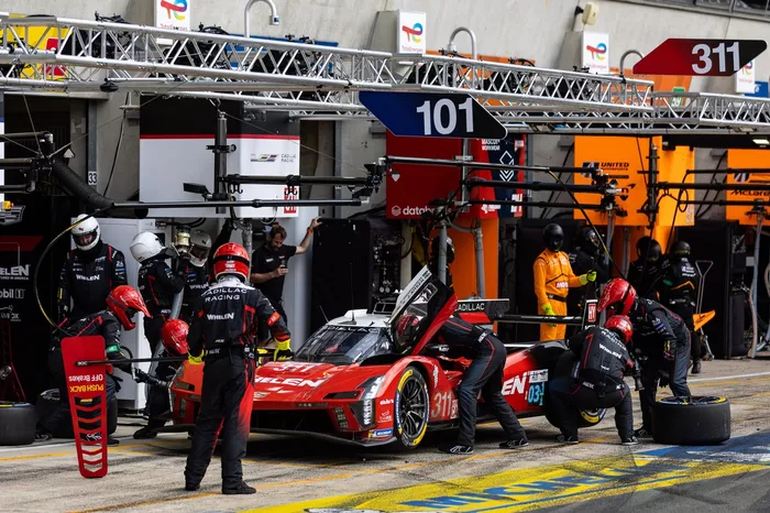  #311 Cadillac Whelen Cadillac V-SeriesR: Jack Aitken, Felipe Drugovich, Frederik Vesti