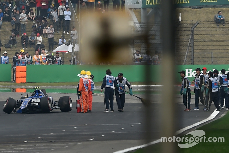 Antonio Giovinazzi, Sauber C36, dopo l'incidente