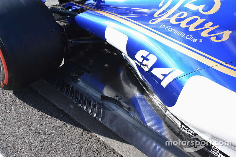 Sauber C36 rear detail